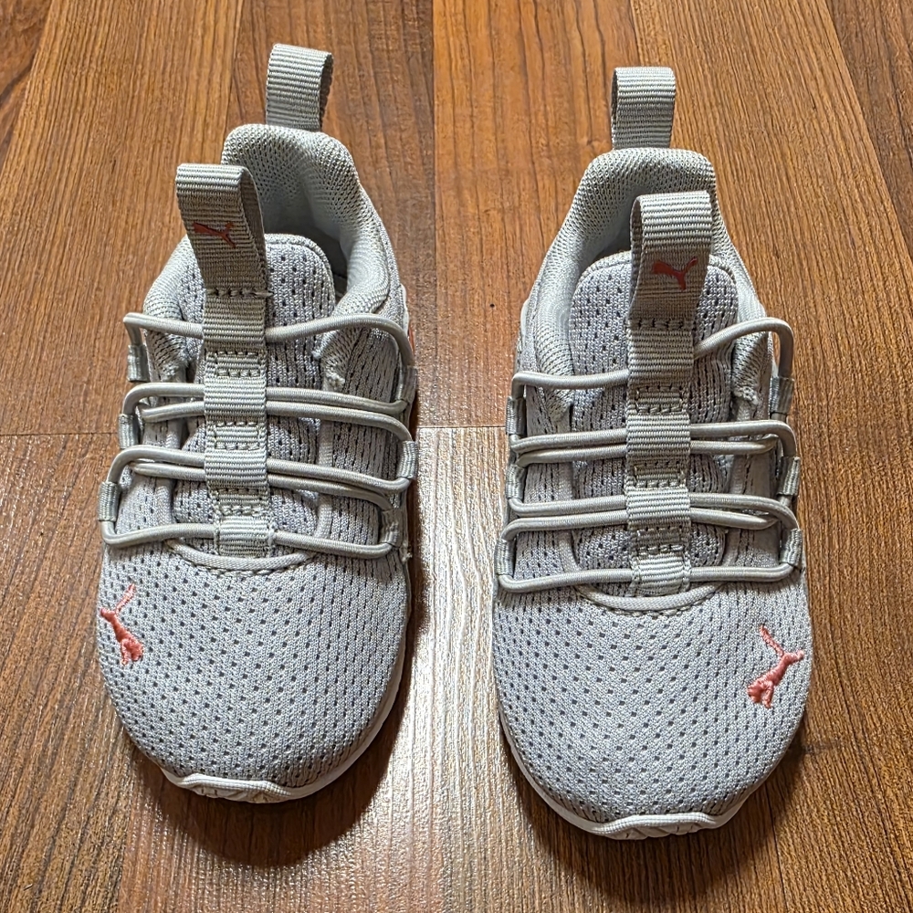NWOB/T Puma Kids Gray Sneakers